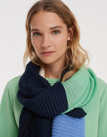 Apreppy scarf